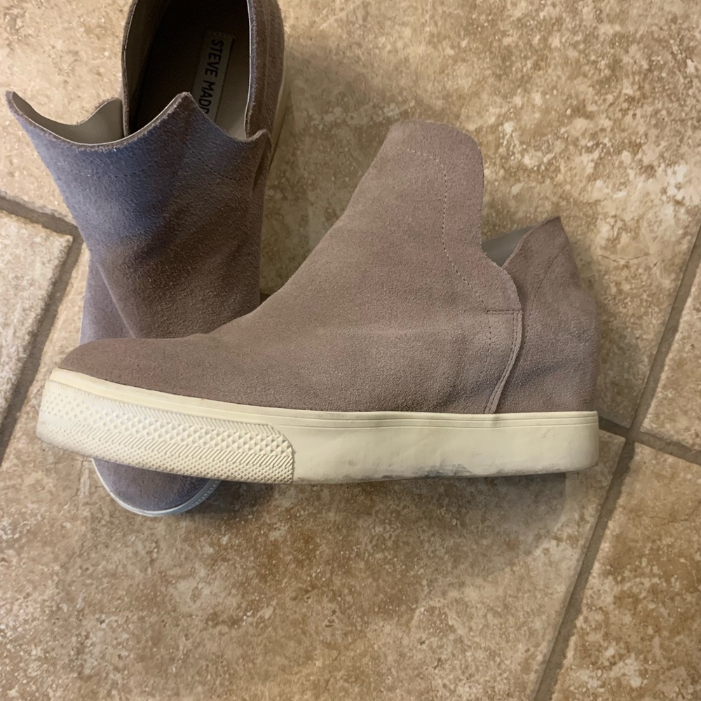 Steve Madden wedge booties size 10 good condition. Seldomly wore them